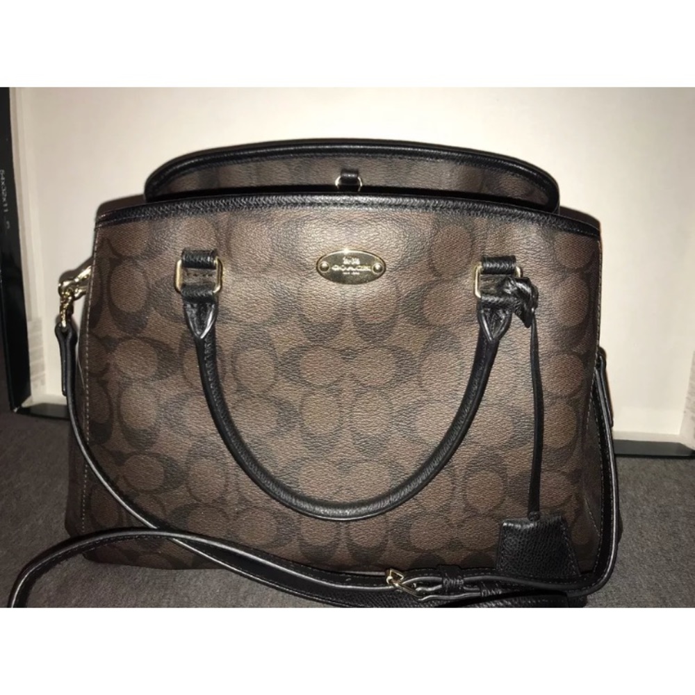 NWOT COACH crossbody bag - signature logo pattern